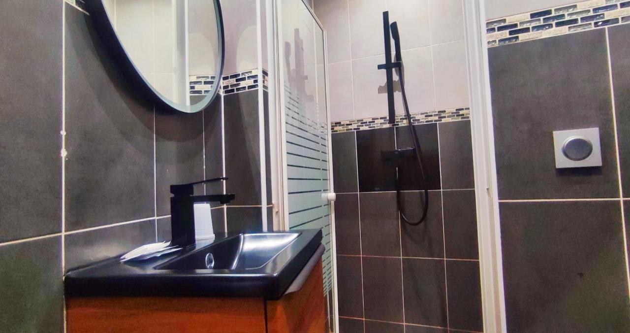 Hotel Moderne Сен-Дені Екстер'єр фото