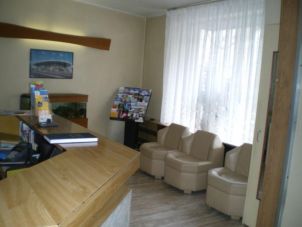 Hotel Moderne Сен-Дені Екстер'єр фото