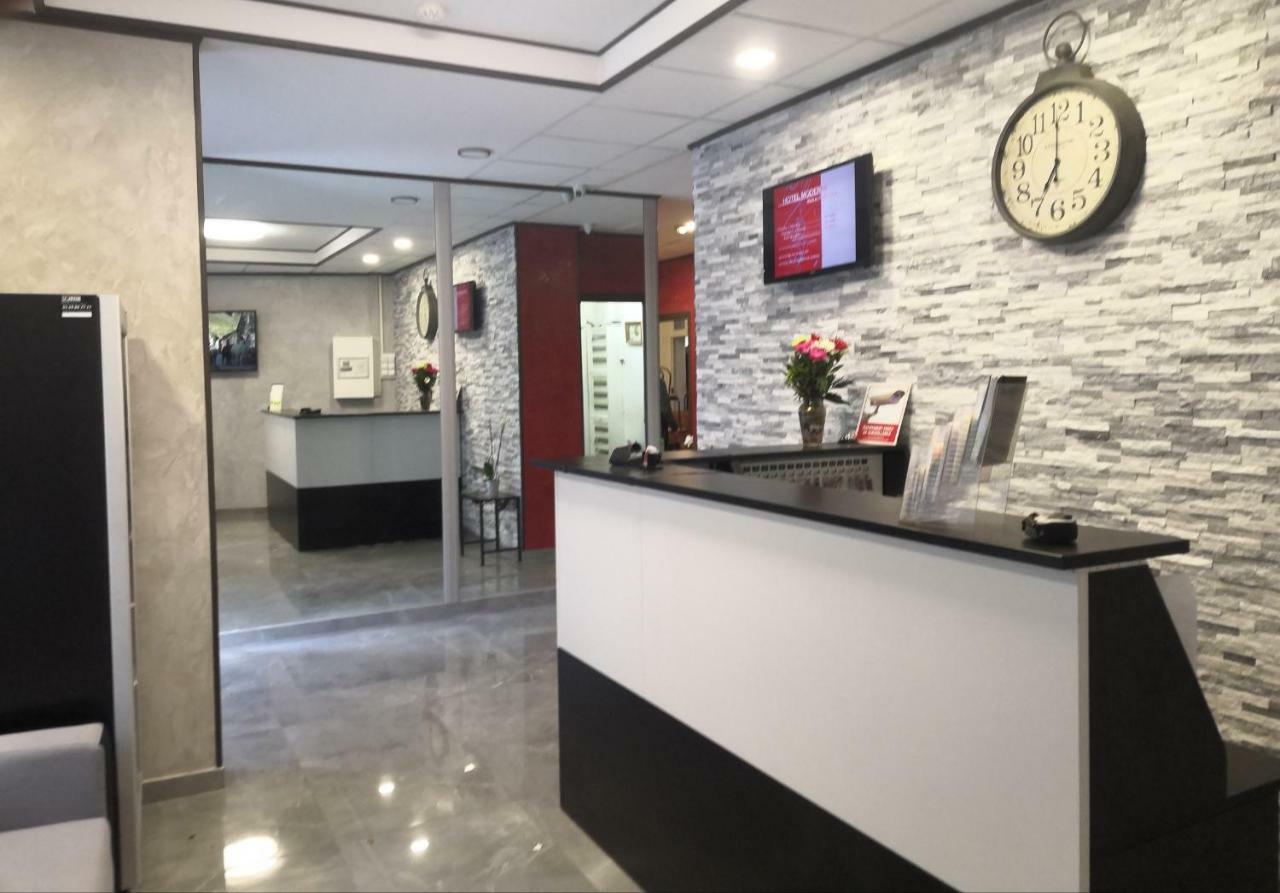 Hotel Moderne Сен-Дені Екстер'єр фото